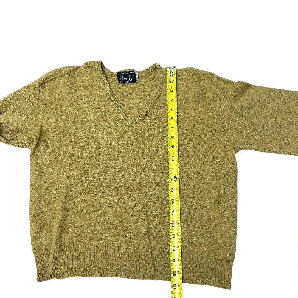 True VTG Aqualamb‎ By Campus Men's Wool Mustard Yellow V neck Sweater Size M